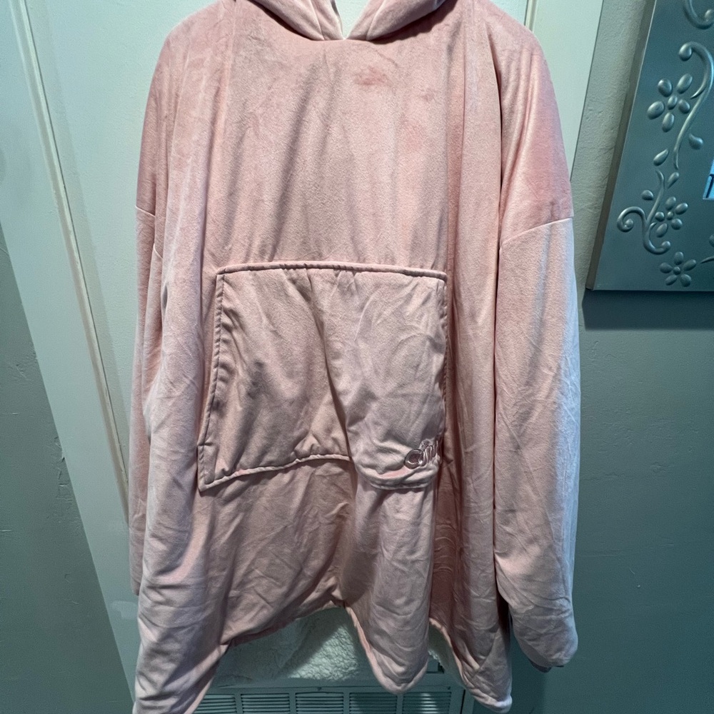 Comfy USA Light Pink Plush Hooded Lounge Robe